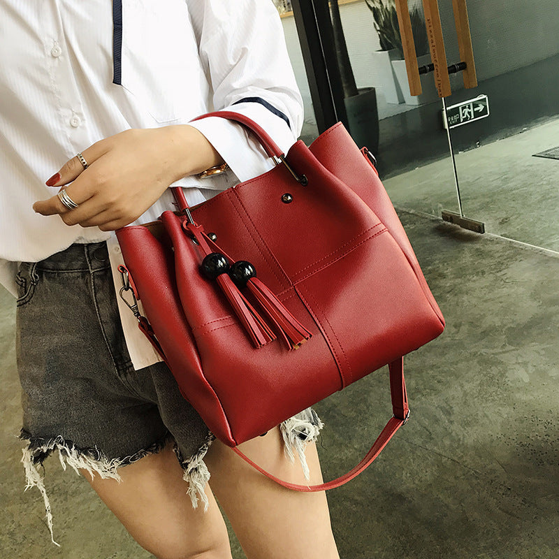 Tassel mother-of-pearl bag